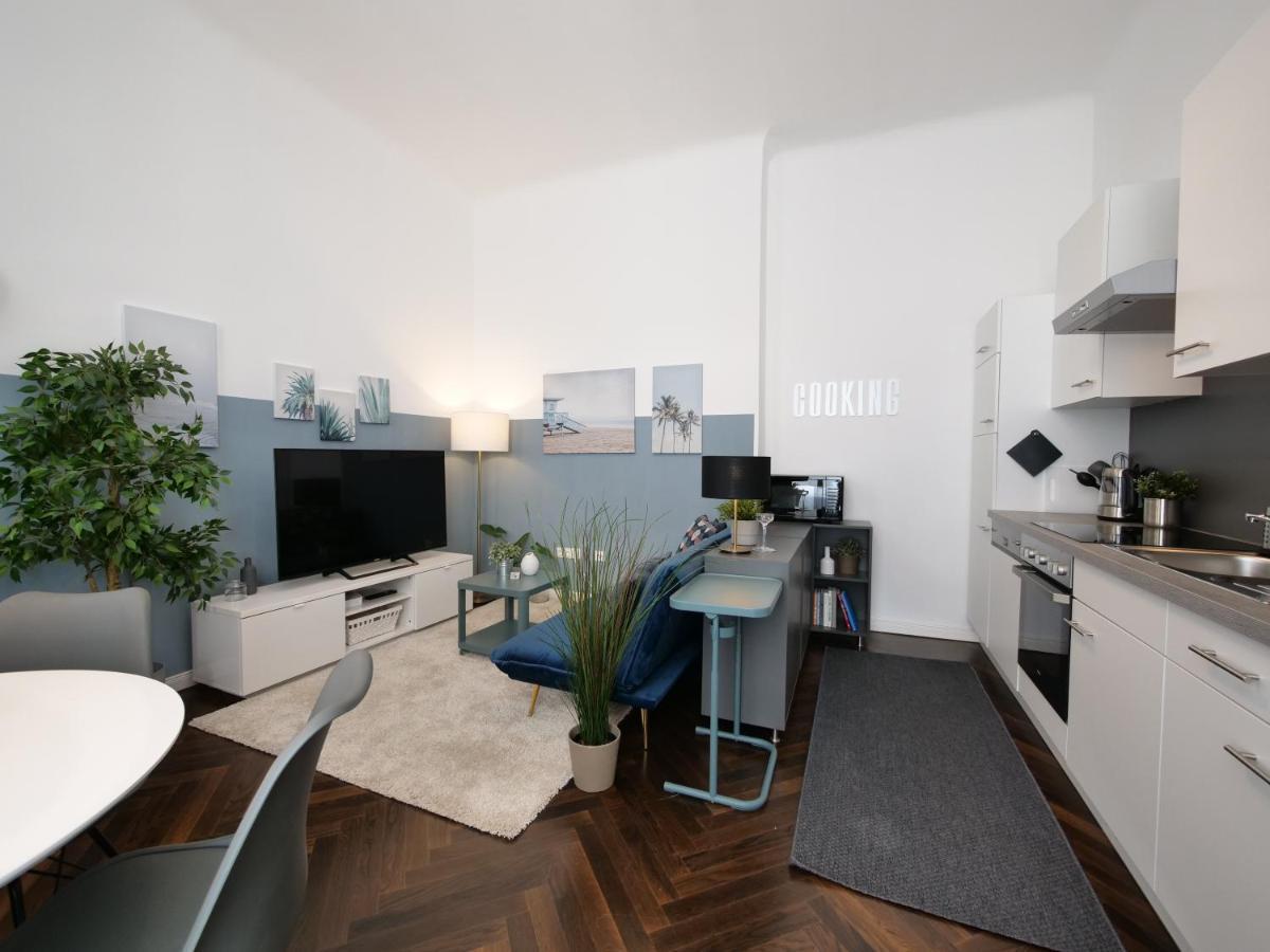 Stylish City Center Apartment Вена Экстерьер фото
