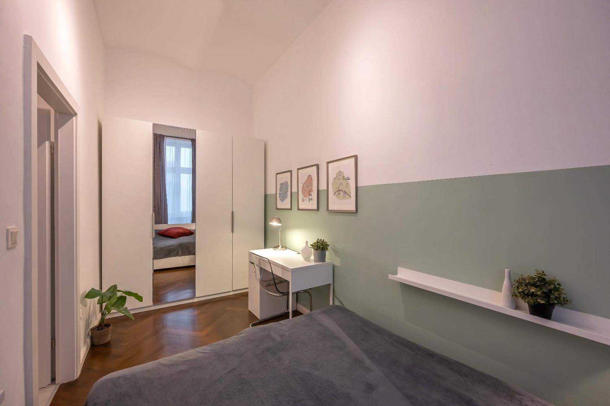 Stylish City Center Apartment Вена Экстерьер фото